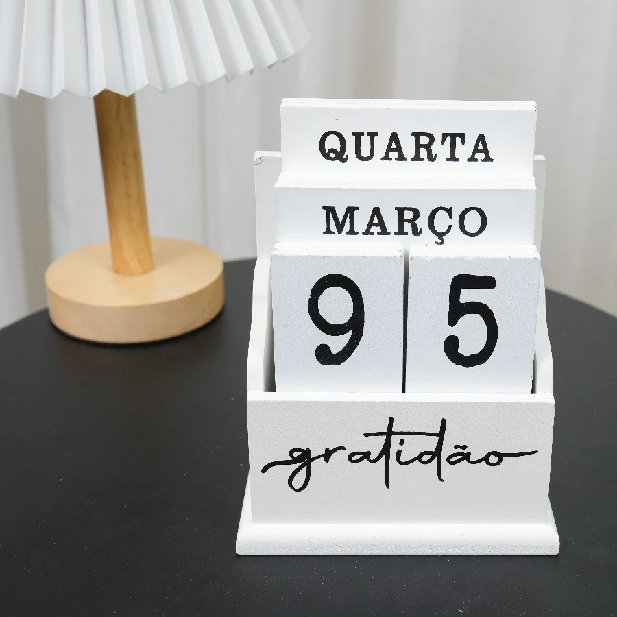 Calendário De MDF De Mesa Com Frase Decorativo Permanente Madeira Branco 15x6.5x13Cm