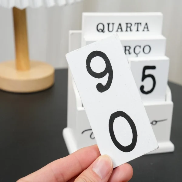 SH40 - Calendário em MDF de Mesa - Imagem 4